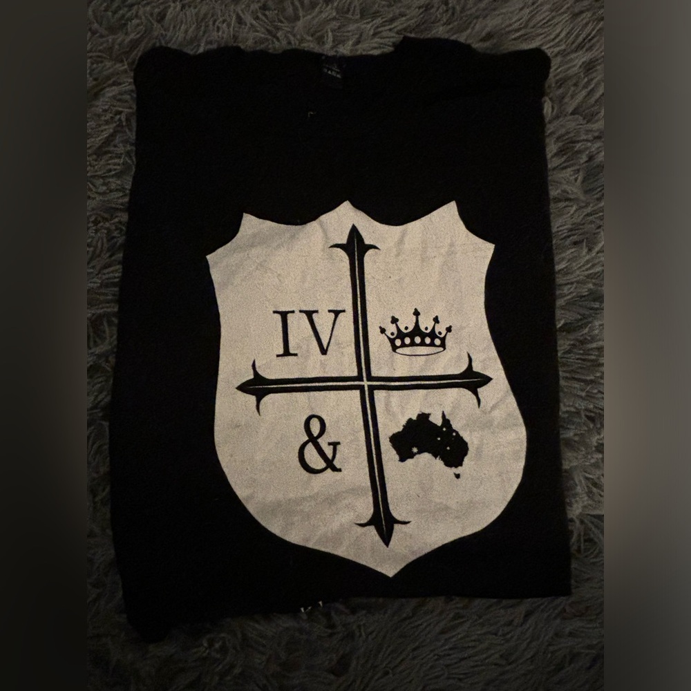 Medium For King and Country shirt very soft and comfy